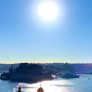 Holiday home Tide 21 Savynomad Harbour Residences, Valletta